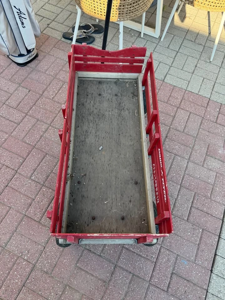 Radio Flyer Heavy Duty 4-Wheel Wagon 250 LB Capacity - photo 5
