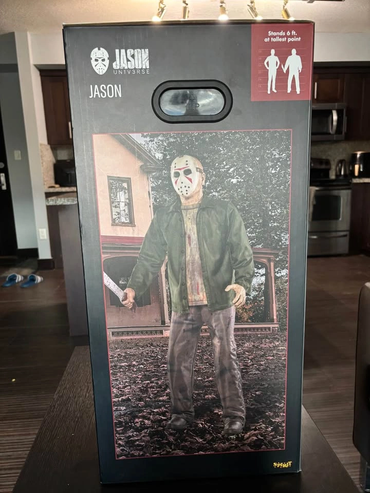 2026 Spirit Halloween Jason Universe 6ft Animatronic NEW - photo 2
