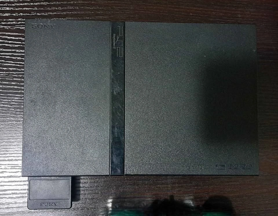 PlayStation 2 like new fully working - photo 2
