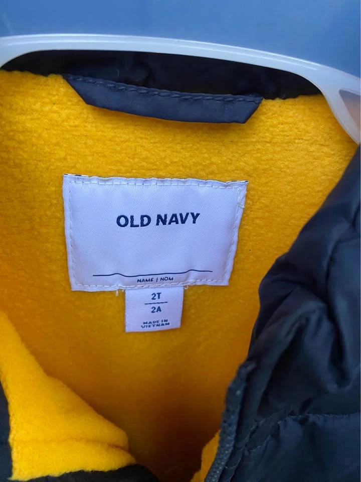 Old Navy Toddler Puffer Vest Size 2T - photo 2