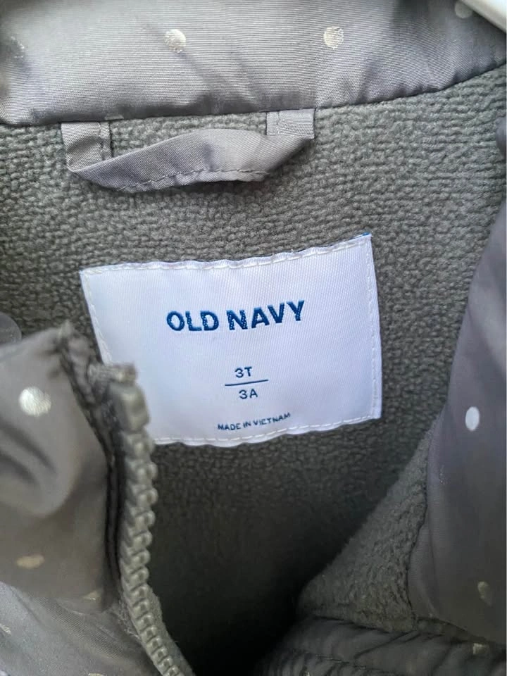 Old Navy Puffer Vest 3T toddler girl - photo 2