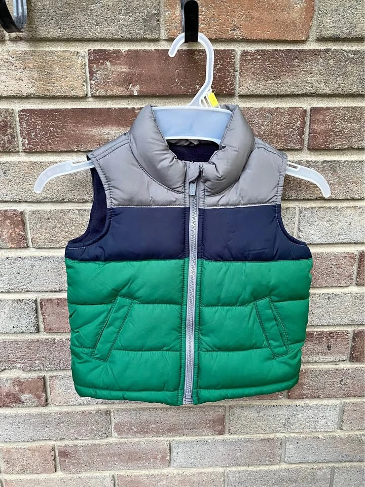 Old Navy Puffer Vest toddler 2T