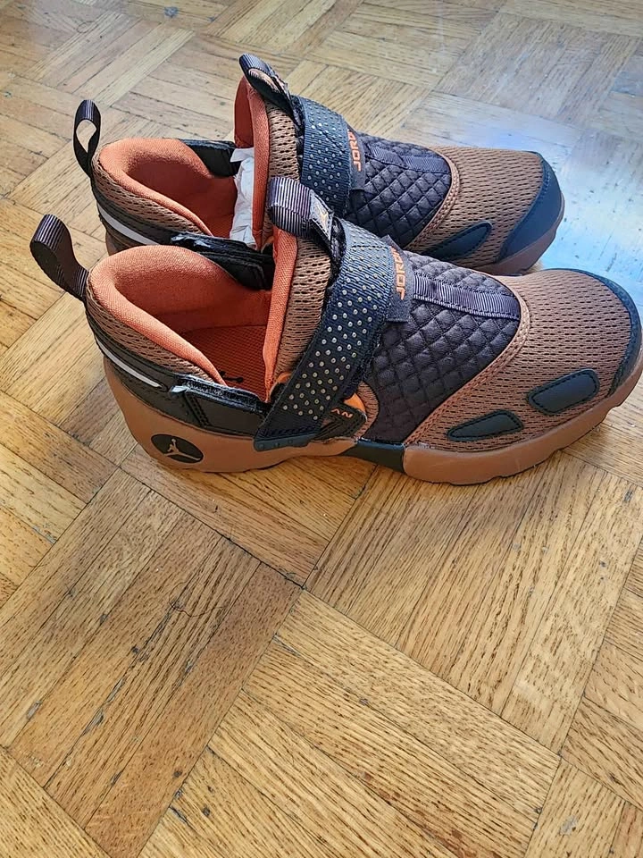 Jordan Trunner LX - Light British Tan BRAND NEW