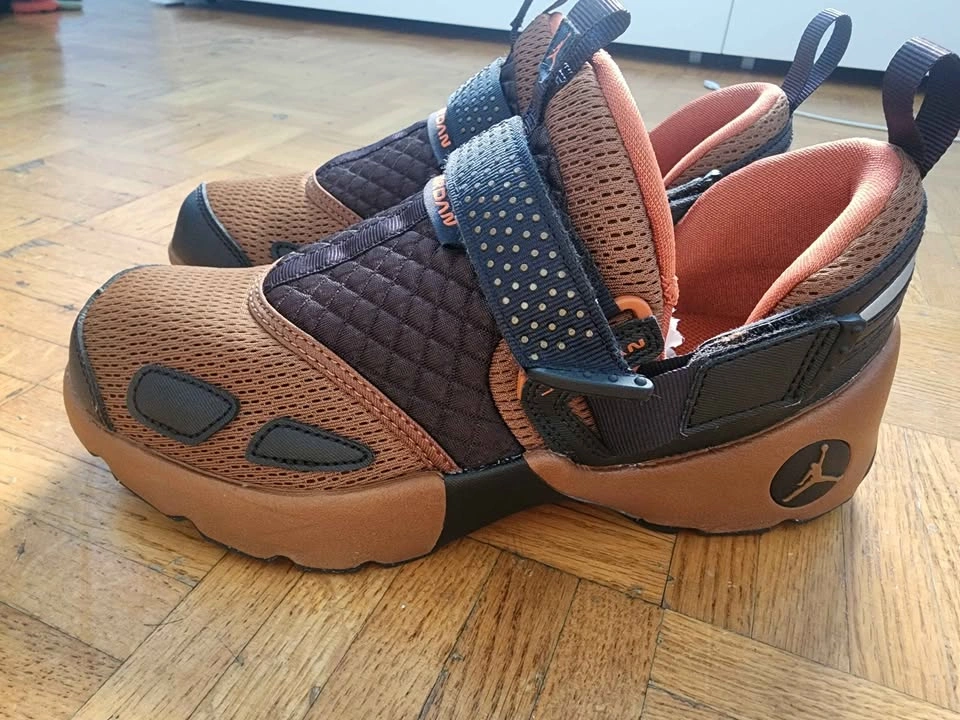 Jordan Trunner LX - Light British Tan BRAND NEW - photo 2