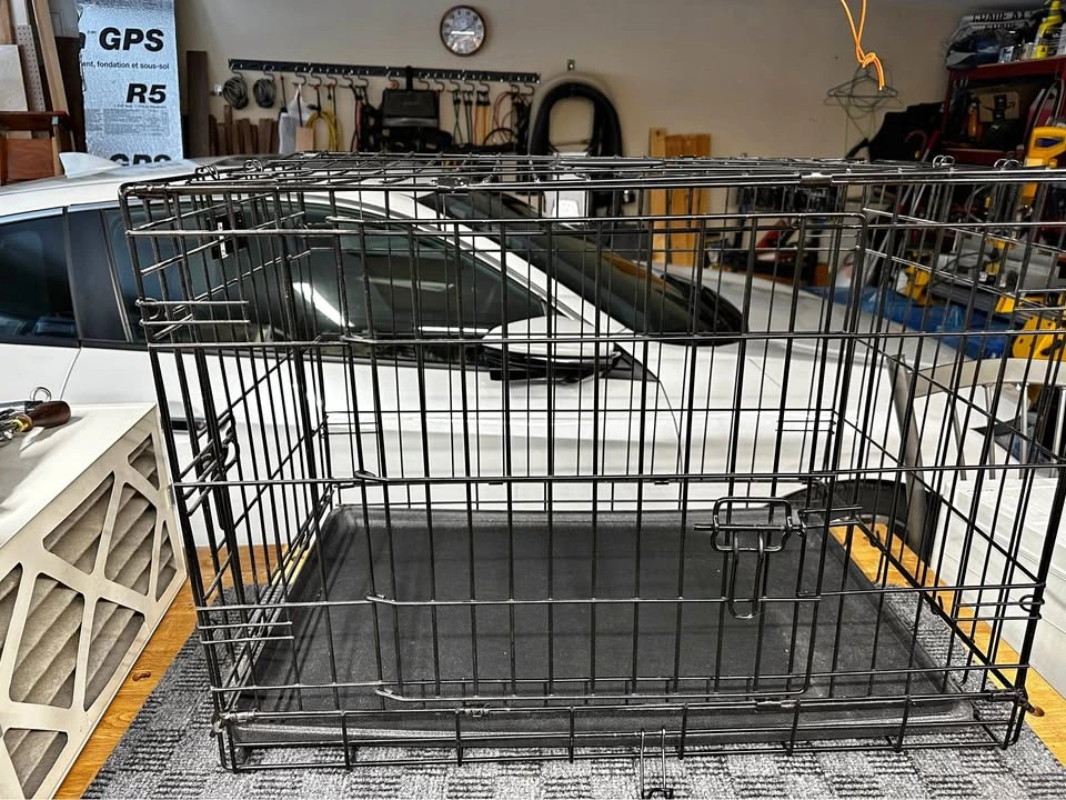 Double door dog crate