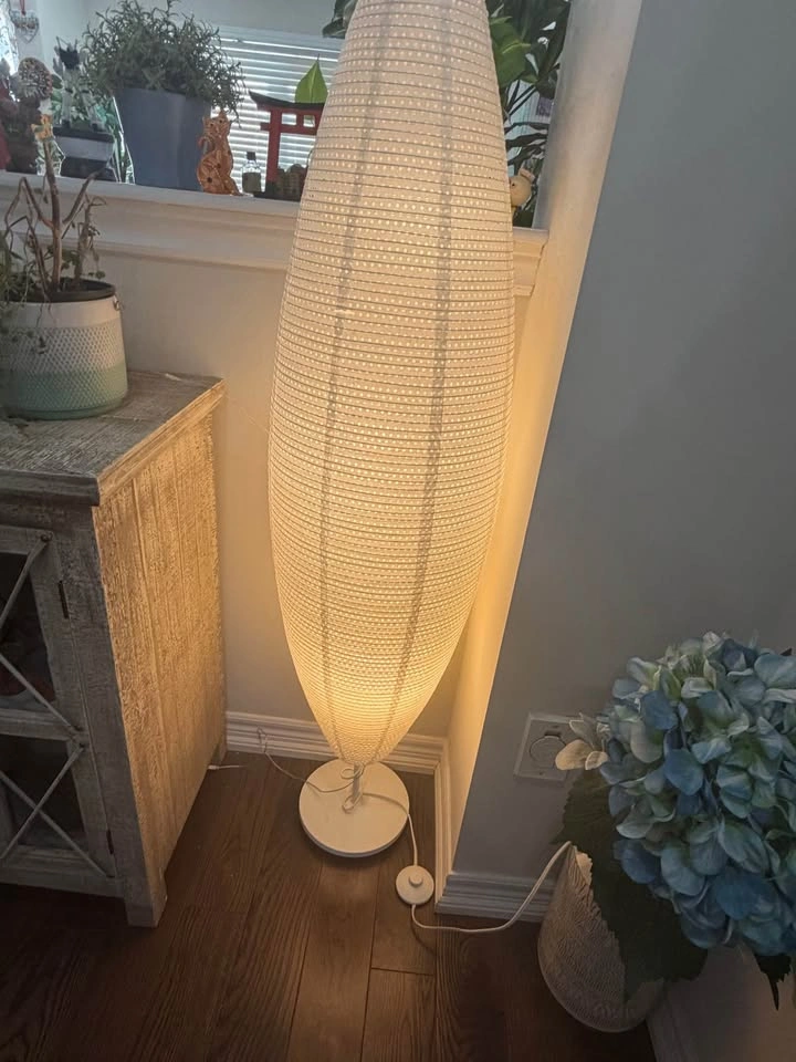 Moving Sale! Tall Modern Woven Floor Lamp – Excellent Condition - photo 2