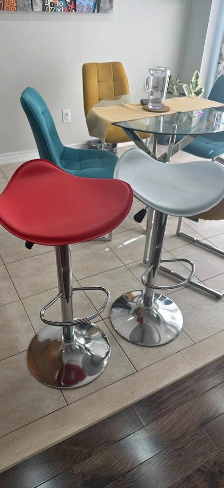 Moving Sale – Set of 2 Adjustable Swivel Bar Stools – Red & Whit