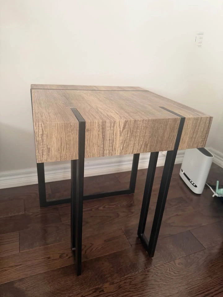Moving Sale! Leon’s Calvin 20” End Table – Excellent Condition - photo 4