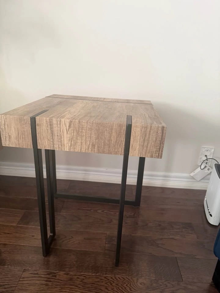 Moving Sale! Leon’s Calvin 20” End Table – Excellent Condition - photo 5