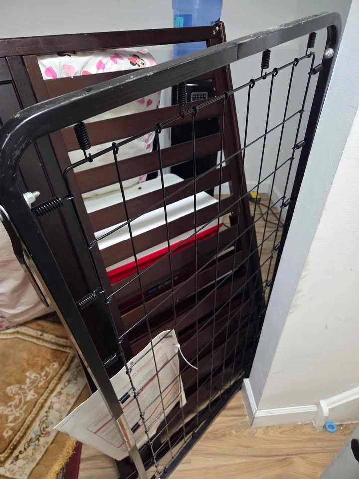 Toddler bed with mattress - photo 3