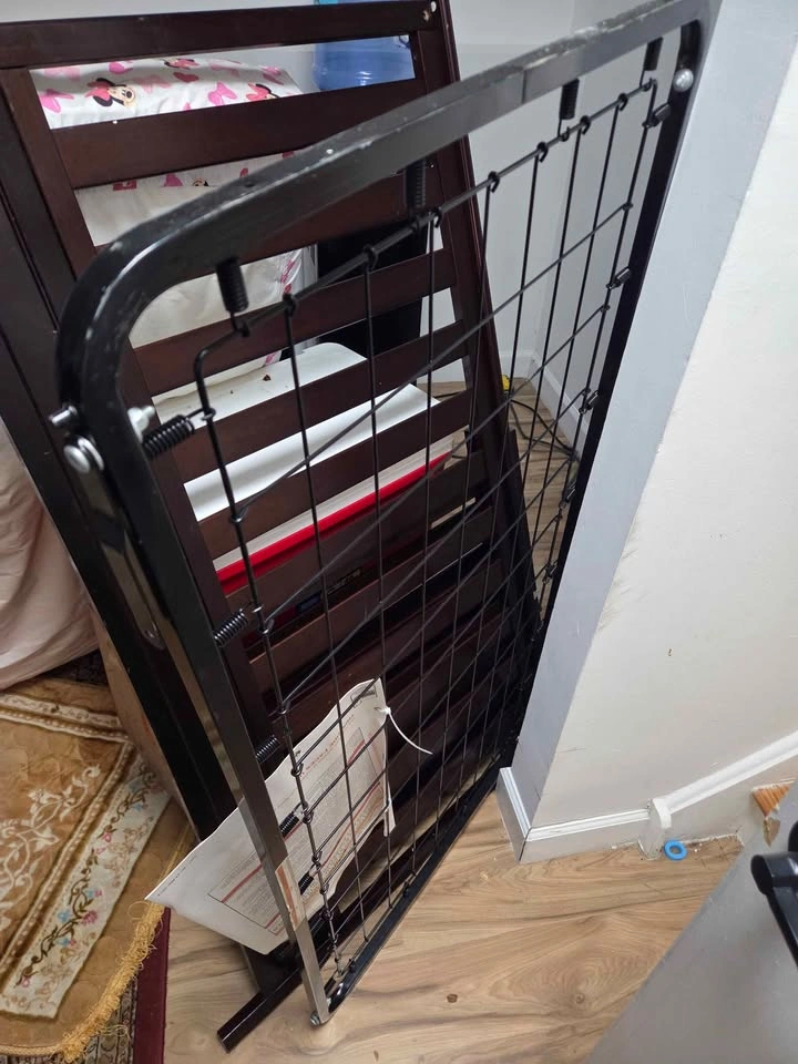 Toddler bed with mattress - photo 4