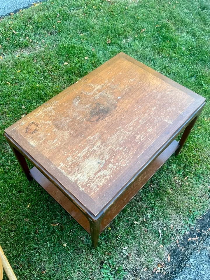FREE CURB ALERT: Vintage Mid-Century Coffee Table - photo 4