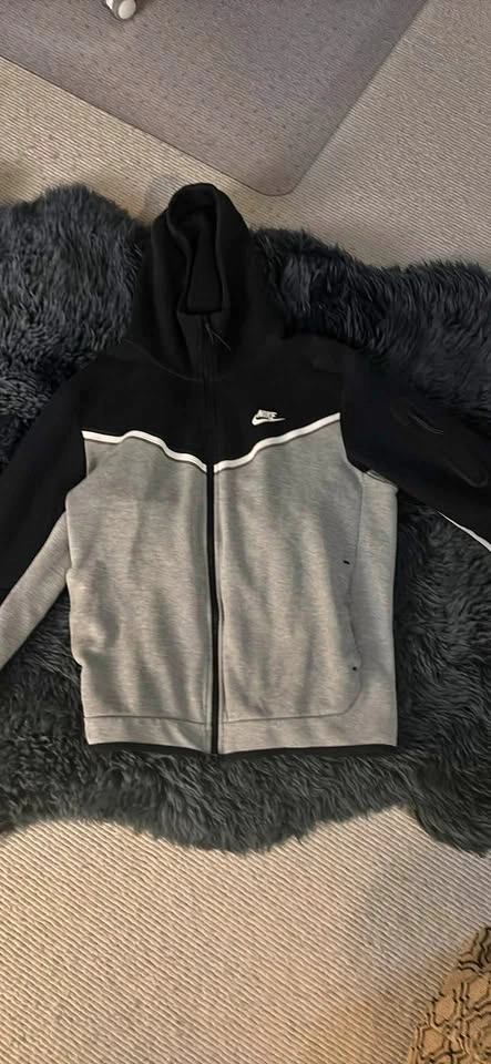 Nike Tech Fleece