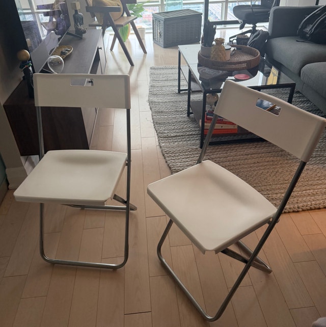 White Resin Folding Chairs (Set of 2) – Great Condition