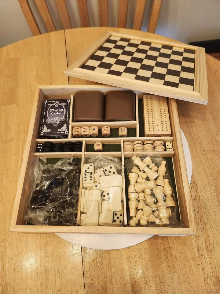 ARCURVE Multi Game Set, Chess, Backgammon Crib, Poker, Dominoes - photo 3