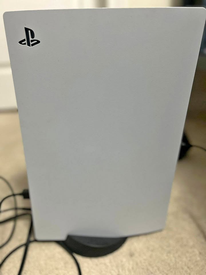 PlayStation 5 (disc version)