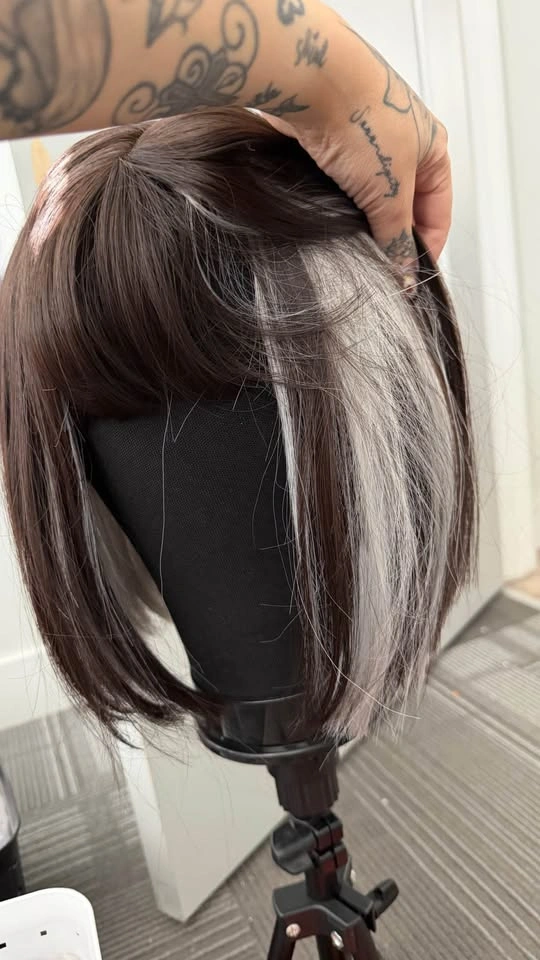 Brown and silver bob wig, straight with bangs - photo 2