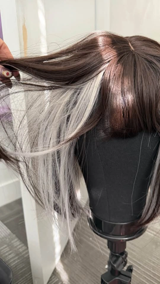 Brown and silver bob wig, straight with bangs - photo 3