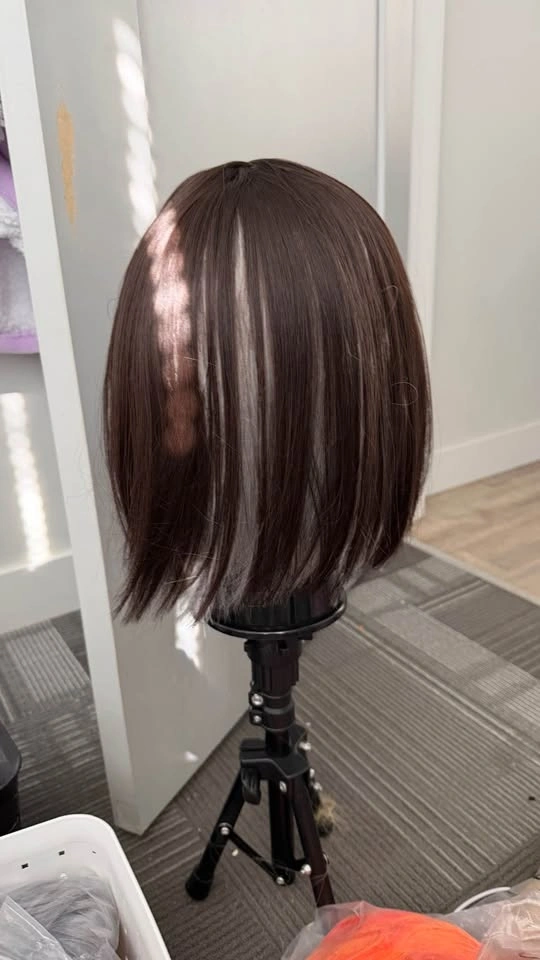 Brown and silver bob wig, straight with bangs - photo 4