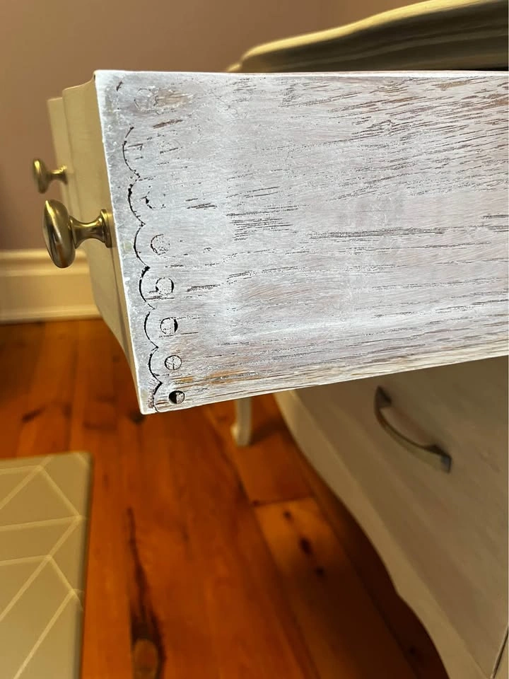 White-Washed Antique Serpentine Dresser - photo 4