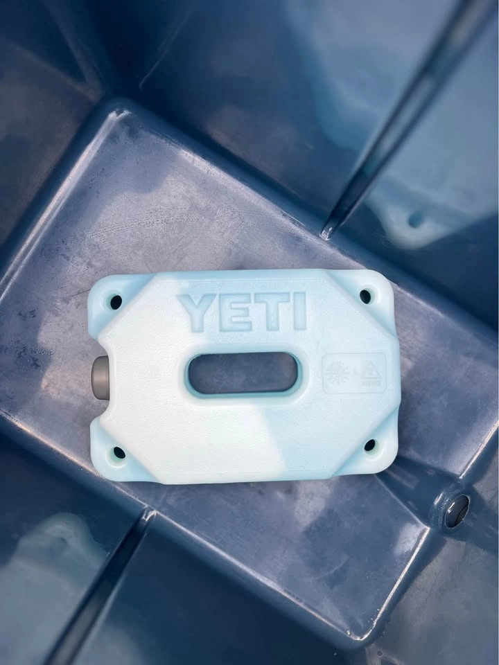 YETI Tundra 35 Cooler (Navy Blue) + YETI Ice Pack Included - photo 4