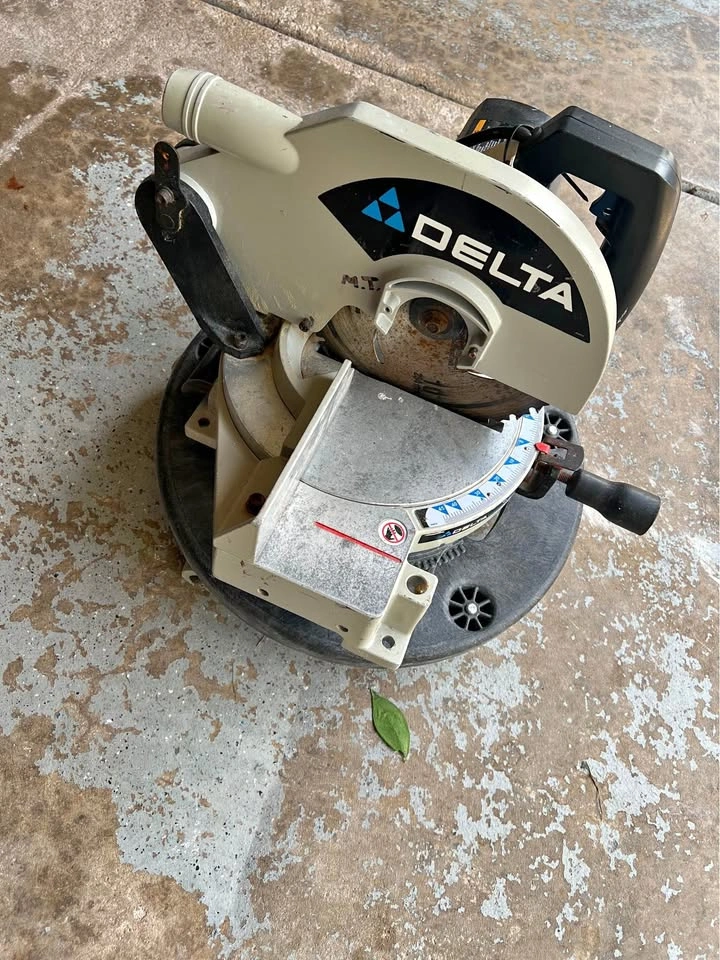 Delta 10” Power Miter Saw