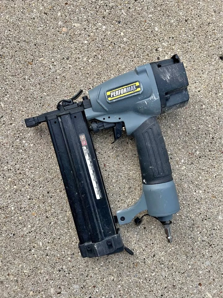 Performax 18-Gauge Brad Nailer / Stapler