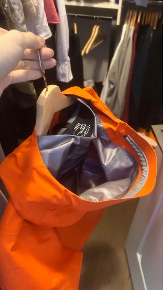 Orange arc teryx jacket & coat - photo 4