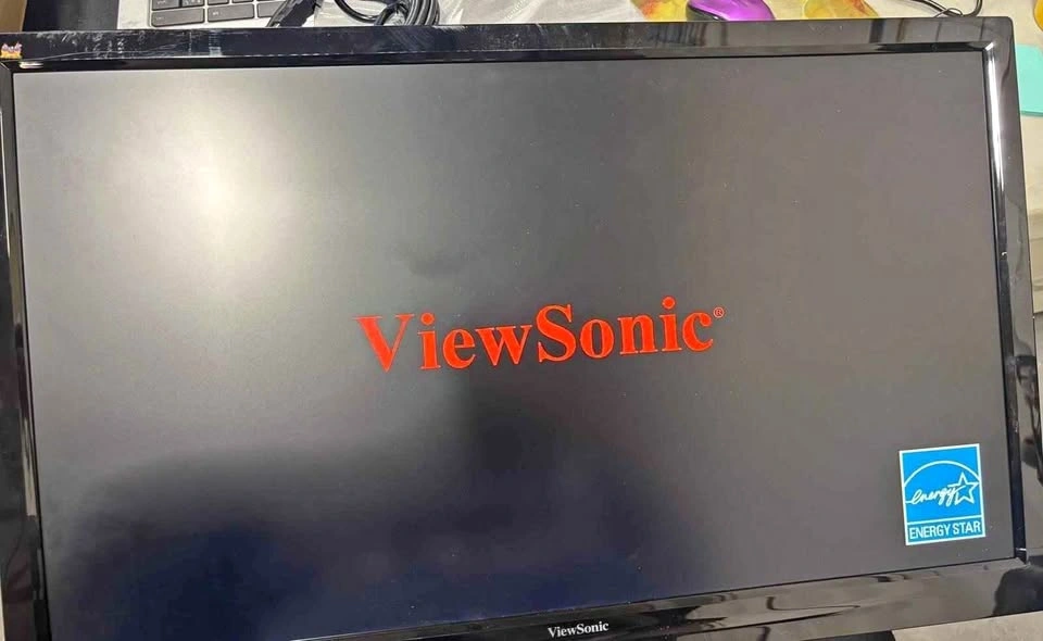 View Sonic 27 Inch 4K UHD Monitor - photo 2