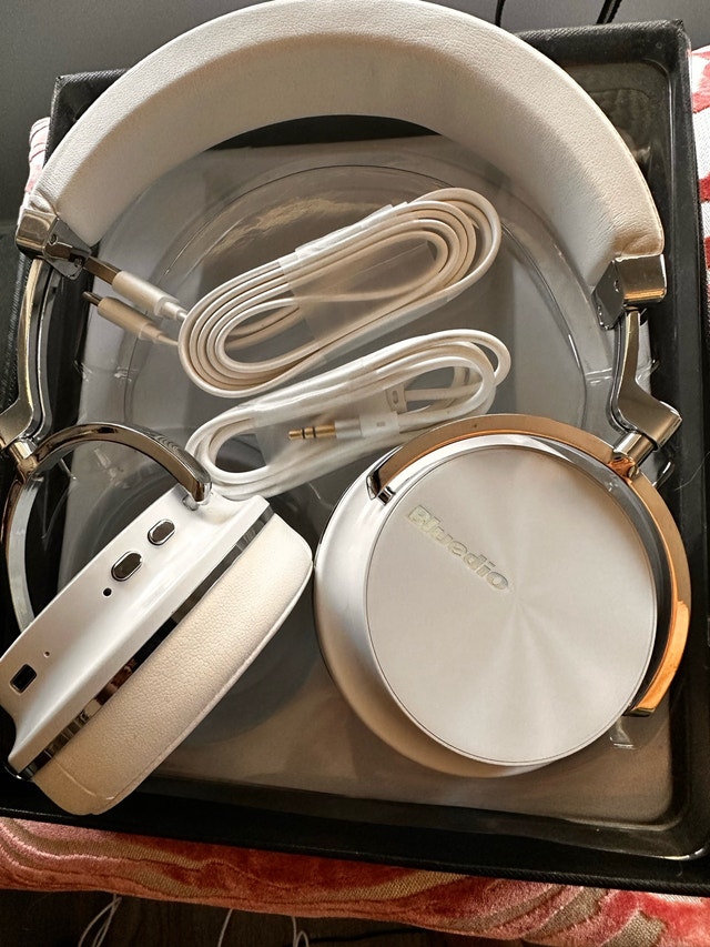 Bluedio T4 BNIB - Wireless Stereo Headset - photo 2