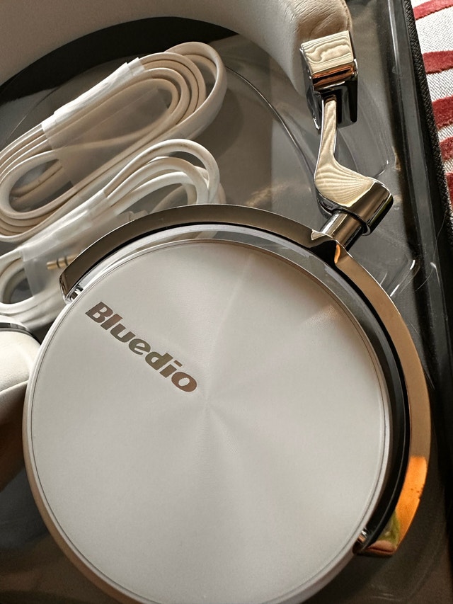 Bluedio T4 BNIB - Wireless Stereo Headset - photo 3