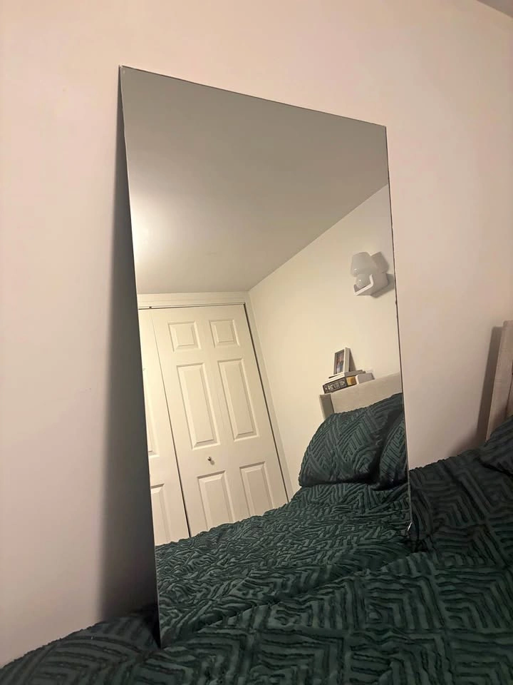 Free Standing mirror