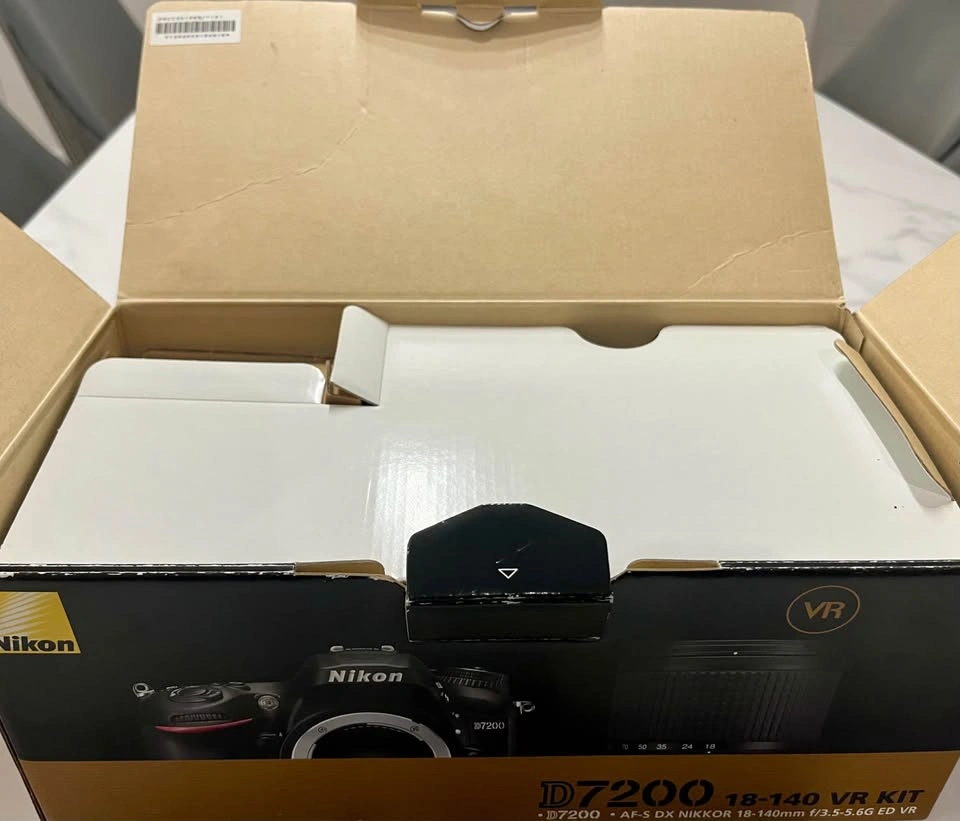 BRAND NEW (Open Box) - Nikon D7200 18-140mm VR Kit - photo 3