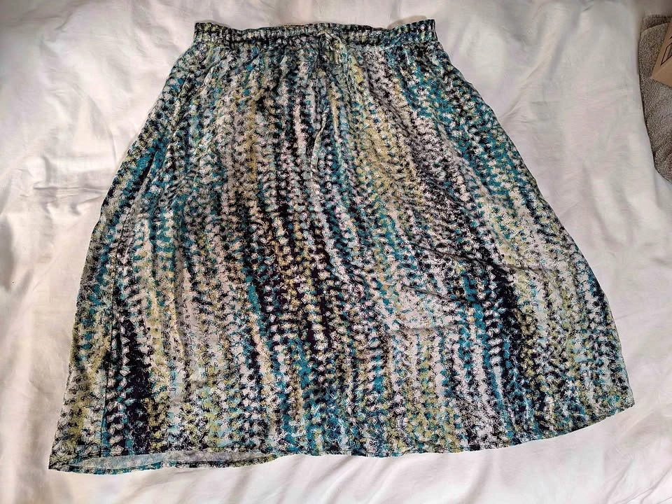 Christopher & Banks Patterned Midi Skirt Size M