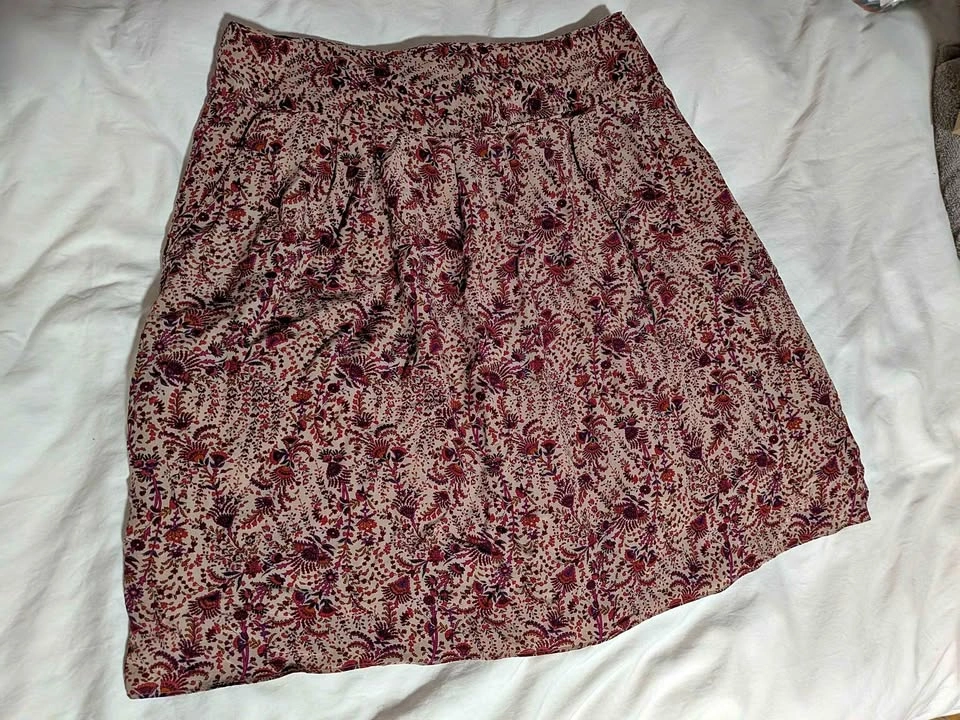 Vintage Caroll Floral 100% Silk Pleated Lined Skirt W/Pockets