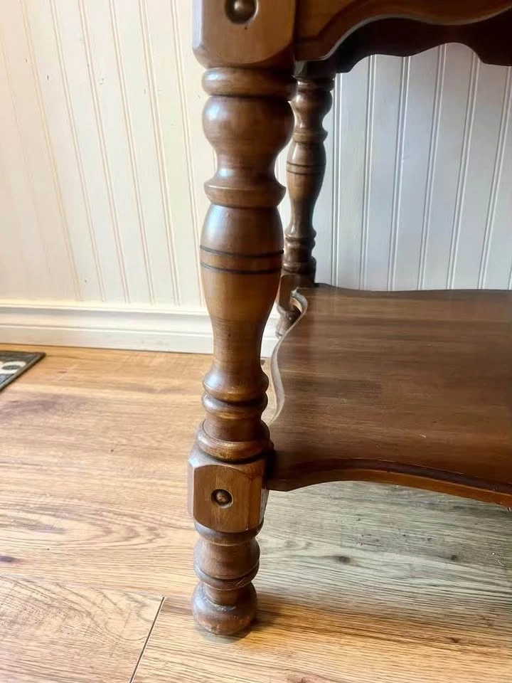 Vintage Solid Wood Colonial Spindle Side Table / End Table - photo 4