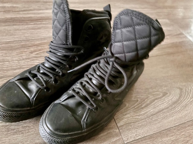 CONVERSE Boots Women’s Size 8.5