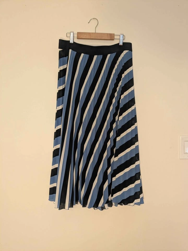 Vintage H&M Pleated Diagonally Striped Midi Skirt - photo 3