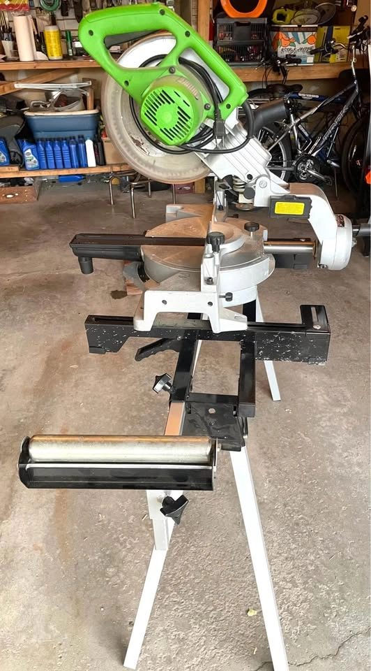 Superior SCMS10L Mitre Saw with Craftex folding roller stand - photo 2