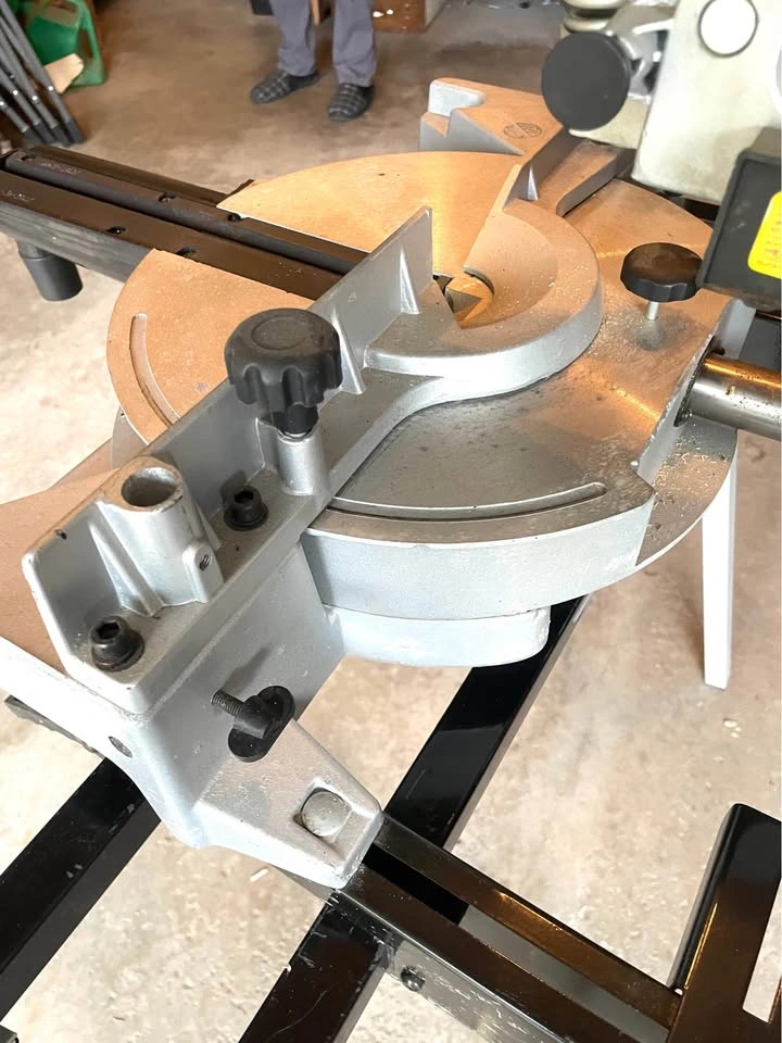 Superior SCMS10L Mitre Saw with Craftex folding roller stand - photo 5