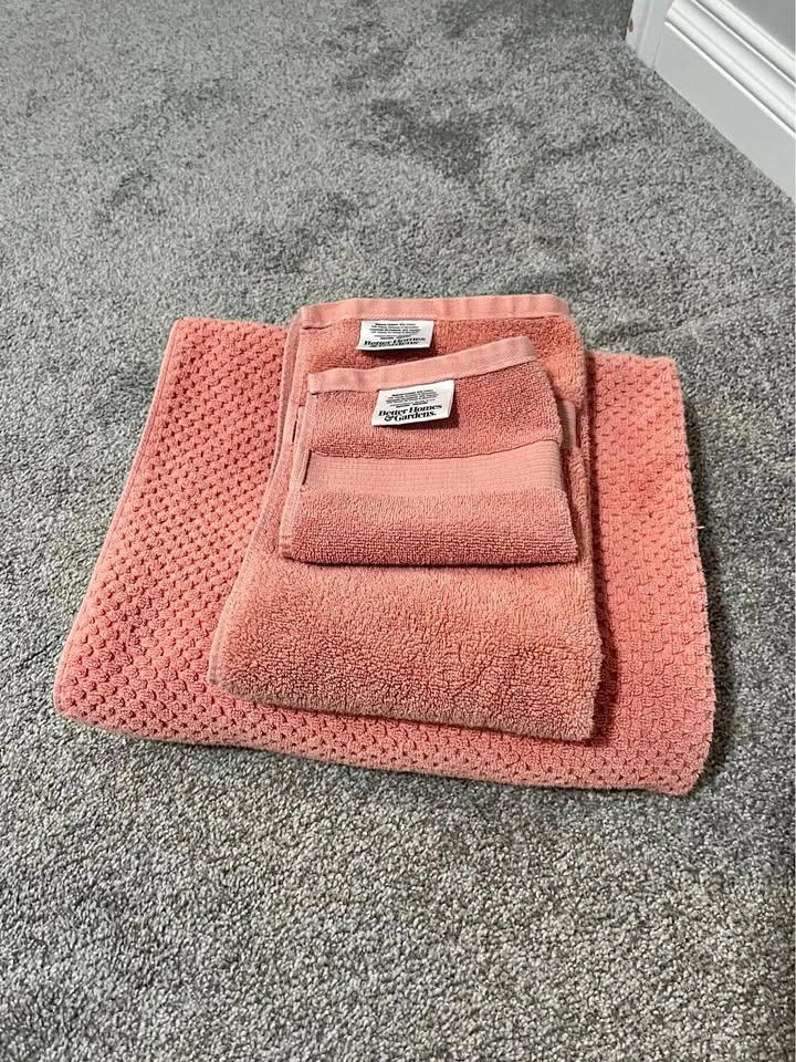 Pink Towel Set