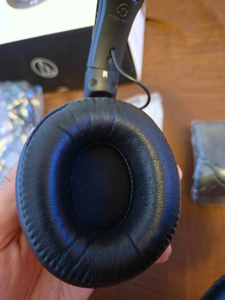 Audio-Technica ATH-M60x On-Ear Studio Headphones - photo 4
