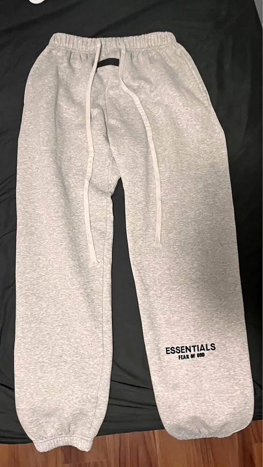 ESSENTIALS Sweatpants(M)- Light Oatmeal