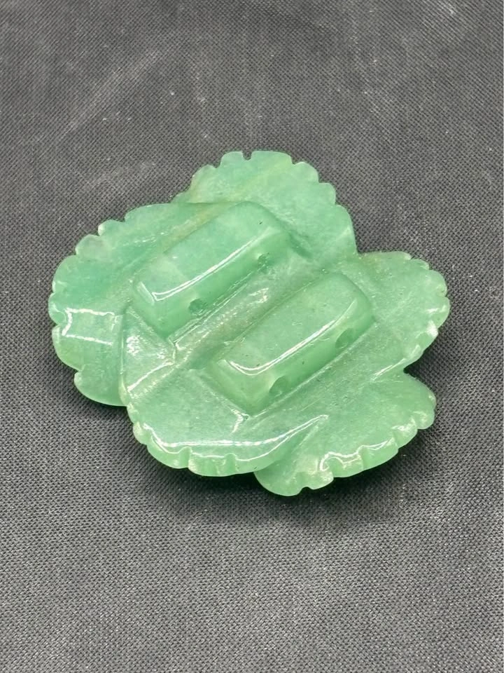 Art Deco Carved Natural Green Nephrite Jade Floral Sash Slide - photo 4