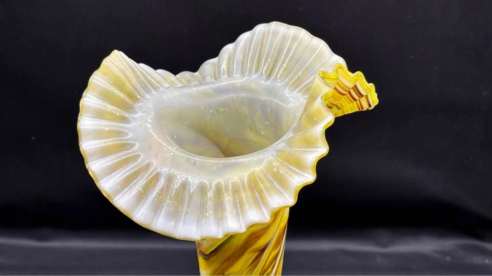 12” Antique 1920s Franz Welz Bohemian Glass Trumpet Vase - photo 4