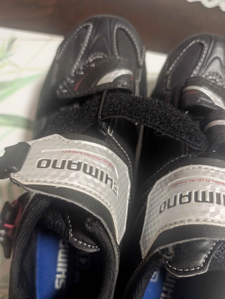 Shimano bike shoes with Cleats- Size 41 - photo 2