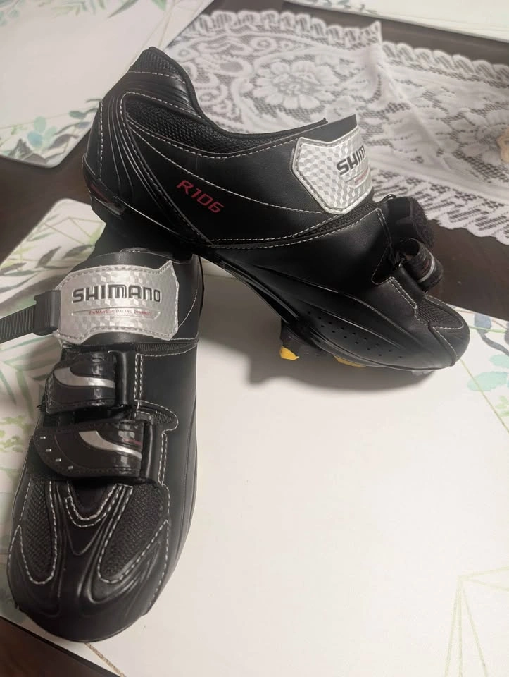 Shimano bike shoes with Cleats- Size 41 - photo 3
