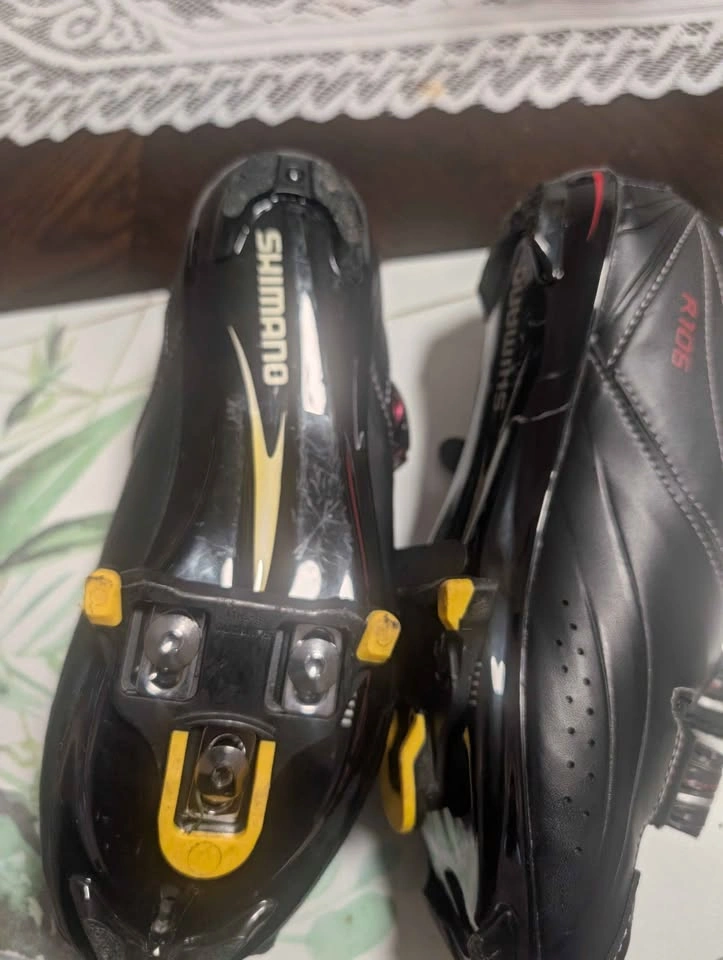 Shimano bike shoes with Cleats- Size 41 - photo 4