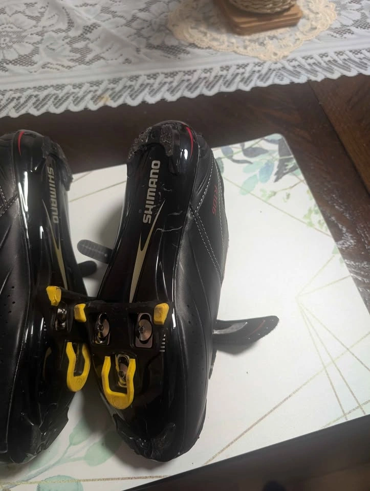 Shimano bike shoes with Cleats- Size 41 - photo 5