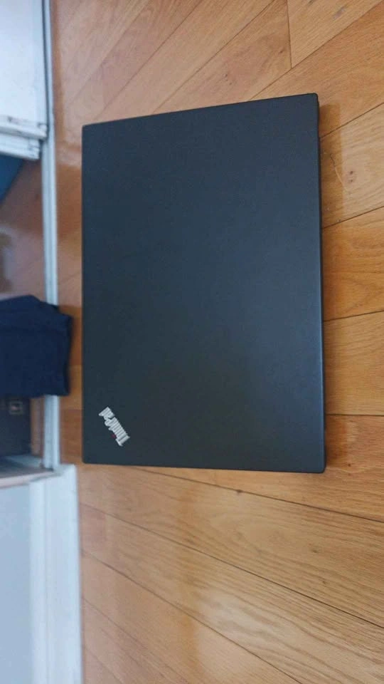 Laptop Lenovo ThinkPad T490s - photo 3